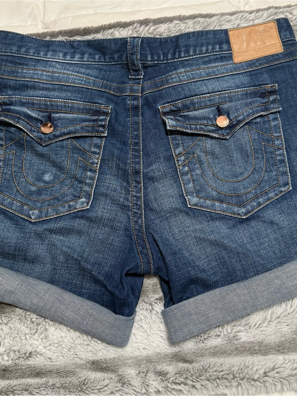 True Religion JAYDE mid rise Denim Roll-Cuff Shorts size 31